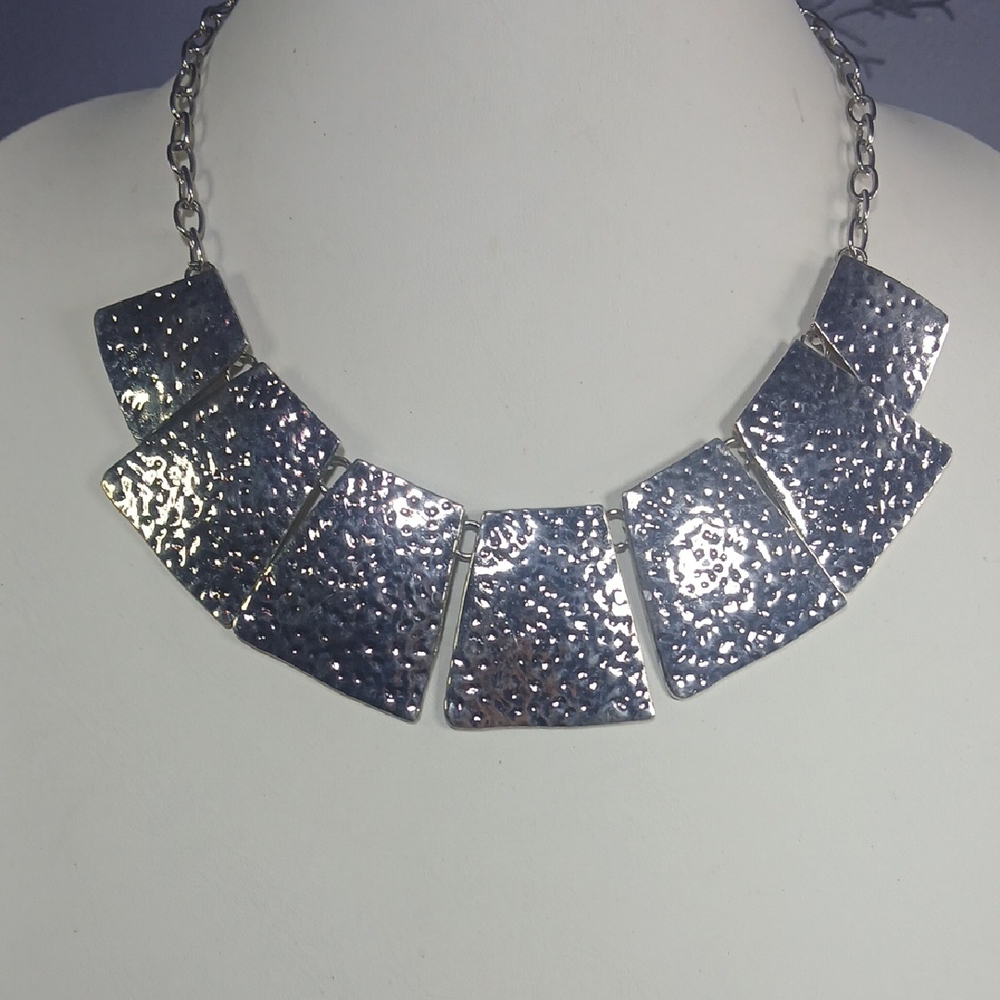Paparazzi Textured Silver Necklace